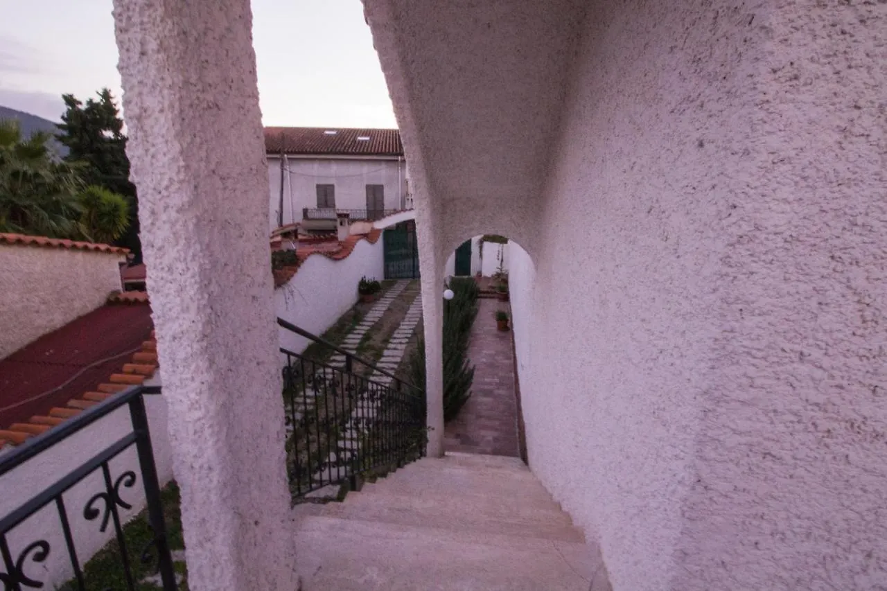 Casa Sui Tetti Bed & Breakfast Ozieri 0*,